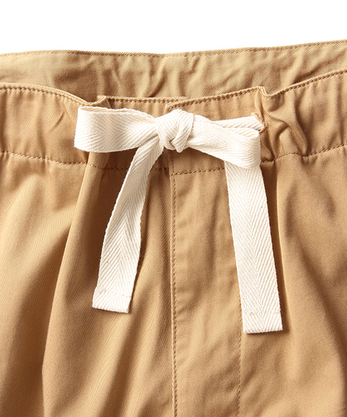 BEAMS BOY / チノ ワイド イージーパンツ 【FUDGE5月号掲載】や BEAMS BOY（ビームスボーイ）の「【FUDGE5月号掲載】BEAMS BOY