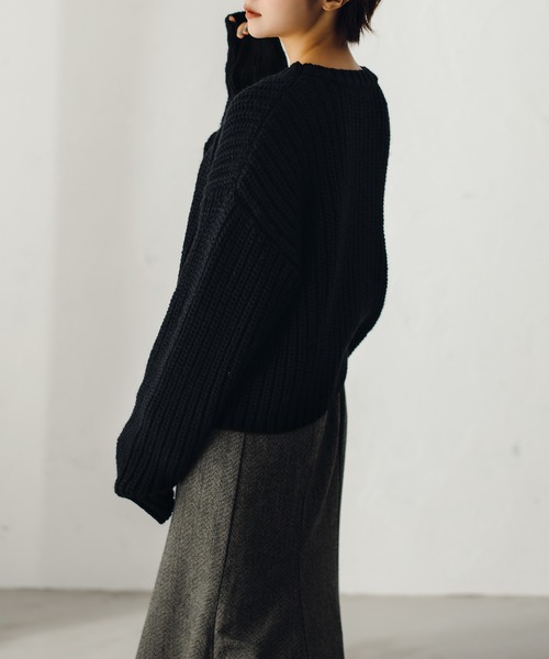 fupel（フぺル）の「ロービングヤーンアゼアミニット（ニット/セーター・レディース・ブラック/アイボリー/レッド・SMALL/MEDIUM）」の7枚目の写真