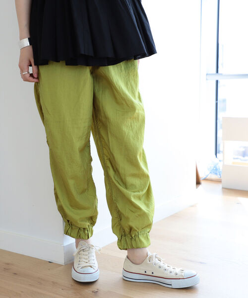 BEAMS BOY（ビームスボーイ）の「BEAMS BOY / ナイロン タフタ スポーツパンツ 22SS（その他パンツ・レディース・ピンク/ターコイズブルー/ライム・ONE SIZE）」の13枚目の写真