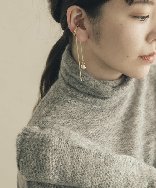 SMELLY(スメリー)の「スネークチェーンメタルボールイヤカフ(イヤーカフ・レディース・ゴールド・-)」の4枚目の写真