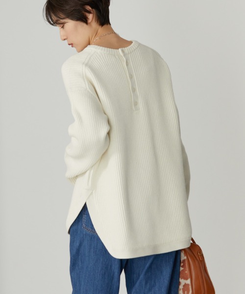 AMERICAN HOLIC（アメリカンホリック）の「バックボタン片畦ニットプルオーバー（ニット/セーター・レディース・ネイビー/オフホワイト/ライトグリーン・M/L）」の2枚目の写真
