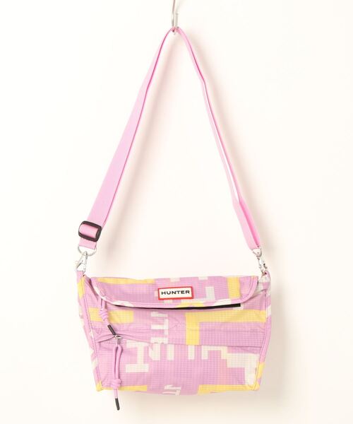 HUNTER(ハンター)の「【66】【HUNTER(ハンター)】ORG PACKABLE CROSSBODY(ショルダーバッグ・レディース・ブラック/ネイビー/シルバー/パープル/レッド/ピンク/イエロー/ホワイト/ホワイト系その他/ライトブルー/オリーブ/その他1/オレンジ/その他2/その他・FREE)」の1枚目の写真