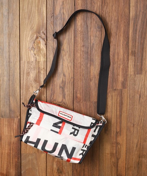 HUNTER(ハンター)の「【66】【HUNTER(ハンター)】ORG PACKABLE CROSSBODY(ショルダーバッグ・レディース・ブラック/ネイビー/シルバー/パープル/レッド/ピンク/イエロー/ホワイト/ホワイト系その他/ライトブルー/オリーブ/その他1/オレンジ/その他2/その他・FREE)」の3枚目の写真