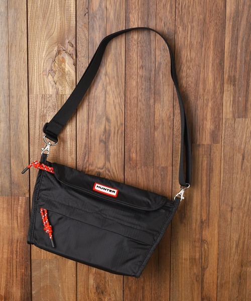 HUNTER(ハンター)の「【66】【HUNTER(ハンター)】ORG PACKABLE CROSSBODY(ショルダーバッグ・レディース・ブラック/ネイビー/シルバー/パープル/レッド/ピンク/イエロー/ホワイト/ホワイト系その他/ライトブルー/オリーブ/その他1/オレンジ/その他2/その他・FREE)」の4枚目の写真