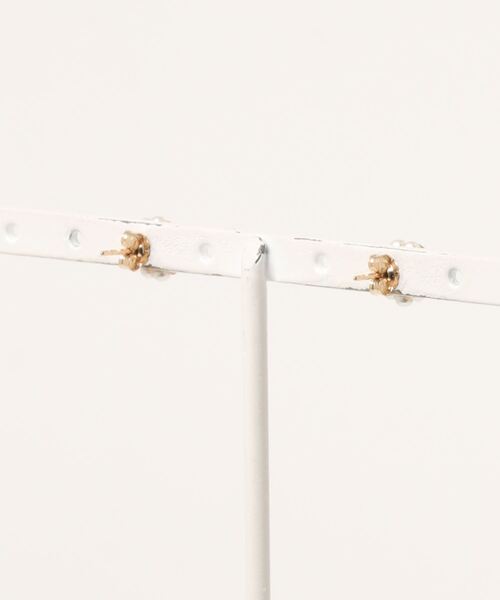 tone（トーン）の「【malle la brocante/マルラブロカント】14kgf 天然石とヴィンテージパールビーズのプチフラワーピアス（ピアス（両耳用）・レディース・ホワイト/ピンク/オレンジ/ブルー/グリーン・FREE）」の12枚目の写真