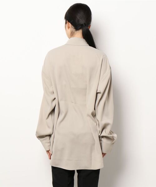 ANDGEEBEE（アンジービー）の「UNISEX カラーシャツ（シャツ/ブラウス・レディース・ベージュ/ブルー・MEDIUM）」の4枚目の写真