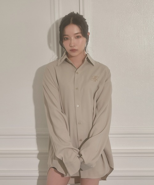 ANDGEEBEE（アンジービー）の「UNISEX カラーシャツ（シャツ/ブラウス・レディース・ベージュ/ブルー・MEDIUM）」の9枚目の写真