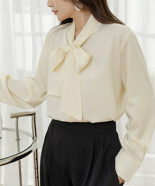 DAY CLOSET(デイ クローゼット)の「【ドラマ衣装提供/2WAY/さらっと艶感】長袖大きめボウタイブラウス レディース(シャツ/ブラウス・レディース・ホワイト/ブルー/ブラック/ピンク/ミント/アイボリー/ライトベージュ・ONE SIZE)」の22枚目の写真