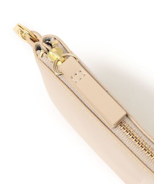 SHIPS（シップス）の「リサイクルレザー ポーチ付き 撥水 2WAY ミニトート ◇（トートバッグ・レディース・ブラック/ベージュ/グリーン・ONE SIZE）」の15枚目の写真