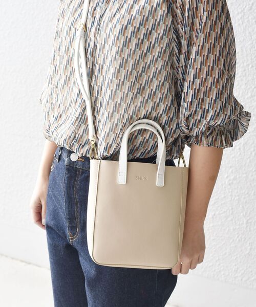 SHIPS（シップス）の「リサイクルレザー ポーチ付き 撥水 2WAY ミニトート ◇（トートバッグ・レディース・ブラック/ベージュ/グリーン・ONE SIZE）」の12枚目の写真