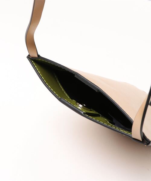 GANNI(ガニー)の「【GANNI】ショルダーバッグ(ショルダーバッグ・レディース・ブラック/ベージュ・FREE)」の6枚目の写真