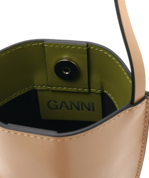 GANNI(ガニー)の「【GANNI】ショルダーバッグ(ショルダーバッグ・レディース・ブラック/ベージュ・FREE)」の16枚目の写真