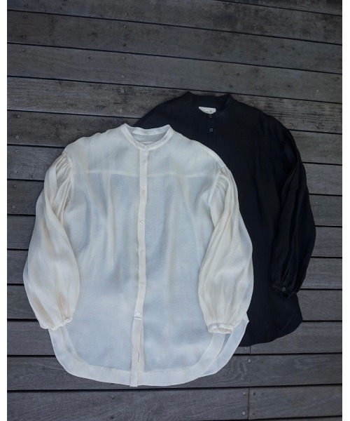 TRUNC(トランクエイティーエイト)の「Collarless Long sleeves Sheer Shirt(シャツ/ブラウス・レディース・オフホワイト/ブラック・FREE)」の6枚目の写真