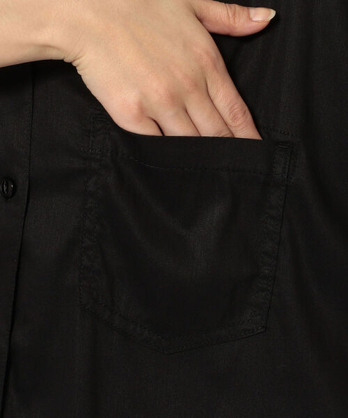 AVIREX(アヴィレックス)の「HALF SLEEVE WING-COLLARD TENCEL SHIRT/ ハーフスリーブ ウィングカラーテンセルシャツ(シャツ/ブラウス・レディース・ブラック/オリーブ/アイボリー・FREE)」の7枚目の写真