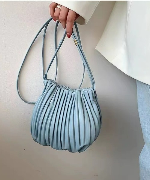 sakishimatokyo（サキシマトーキョー）の「プリーツポシェット（ショルダーバッグ・レディース・ブラック/オフホワイト/ブルー/グリーン・FREE）」の9枚目の写真