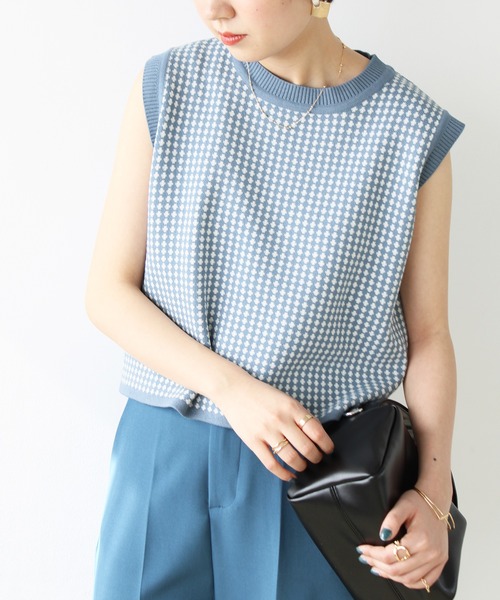 GeeRA(ジーラ)の「クロップドベストトップス(Tシャツ/カットソー・レディース・ベージュ/ブルー/ブラック・MEDIUM)」の2枚目の写真