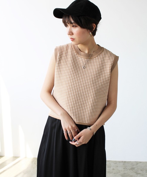 GeeRA(ジーラ)の「クロップドベストトップス(Tシャツ/カットソー・レディース・ベージュ/ブルー/ブラック・MEDIUM)」の9枚目の写真