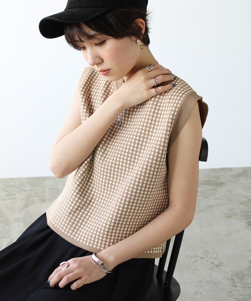 GeeRA(ジーラ)の「クロップドベストトップス(Tシャツ/カットソー・レディース・ベージュ/ブルー/ブラック・MEDIUM)」の11枚目の写真