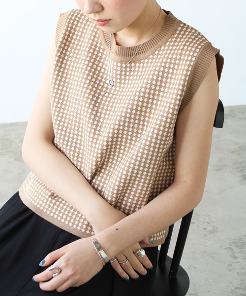 GeeRA(ジーラ)の「クロップドベストトップス(Tシャツ/カットソー・レディース・ベージュ/ブルー/ブラック・MEDIUM)」の12枚目の写真