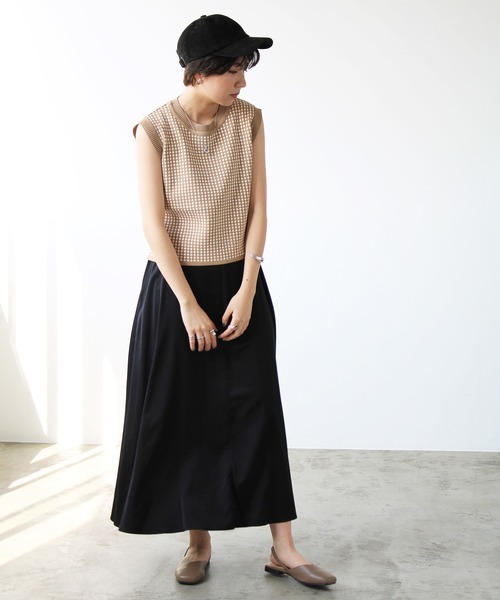 GeeRA(ジーラ)の「クロップドベストトップス(Tシャツ/カットソー・レディース・ベージュ/ブルー/ブラック・MEDIUM)」の13枚目の写真
