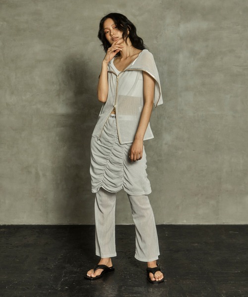 THINGS THAT MATTER(シングス ザット マター)の「THINGS THAT MATTER ZIP UP SLEEVE-LESS YORYU TOPS (ARCHIVE COLLECTION)(ベスト・レディース・ホワイト/ブラック/ベージュ・FREE)」の5枚目の写真