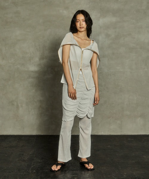 THINGS THAT MATTER(シングス ザット マター)の「THINGS THAT MATTER ZIP UP SLEEVE-LESS YORYU TOPS (ARCHIVE COLLECTION)(ベスト・レディース・ホワイト/ブラック/ベージュ・FREE)」の7枚目の写真