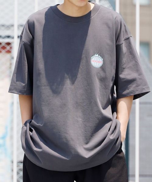 Paragraph（パラグラフ）の「Paragraph/パラグラフ Fire Logo T