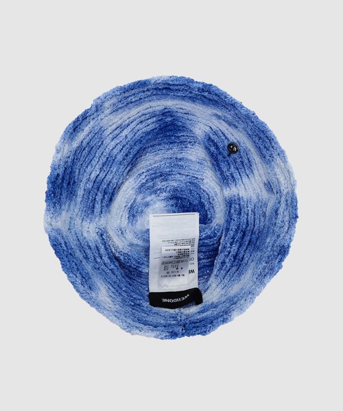 WE11DONE（ウェルダン）の「BLUE TIE-DYE KNIT BUCKET HAT（ハット・メンズ・ブルー・ONE SIZE）」の4枚目の写真