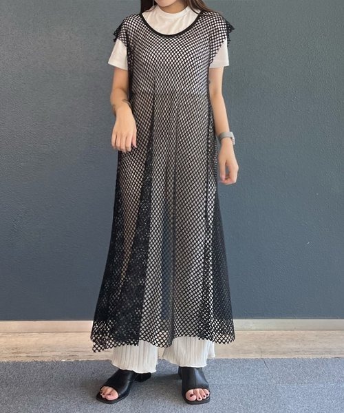 AS KNOW AS PINKY(アズノゥアズピンキー)の「メッシュが決め手ロングジレー(ベスト・レディース・ブラック/ベージュ/オフホワイト/オレンジ・FREE)」の1枚目の写真