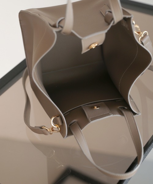 Bou Jeloud（ブージュルード）の「【WEB限定】キューブショルダーバッグ（ハンドバッグ・レディース・ブラック/モカ/A・-）」の11枚目の写真