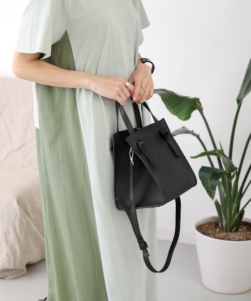 Bou Jeloud（ブージュルード）の「【WEB限定】キューブショルダーバッグ（ハンドバッグ・レディース・ブラック/モカ/A・-）」の6枚目の写真