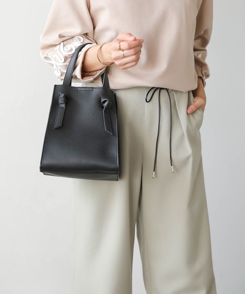 Bou Jeloud（ブージュルード）の「【WEB限定】キューブショルダーバッグ（ハンドバッグ・レディース・ブラック/モカ/A・-）」の22枚目の写真