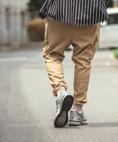 NULL(ヌル)の「【NULL】ナチュラルストレッチ サルエル カーゴ ジョガーパンツ(カーゴパンツ・メンズ・ベージュ/オリーブ/スミクロ/ライトグレー/ブラック・MEDIUM/LARGE/X-LARGE)」の20枚目の写真