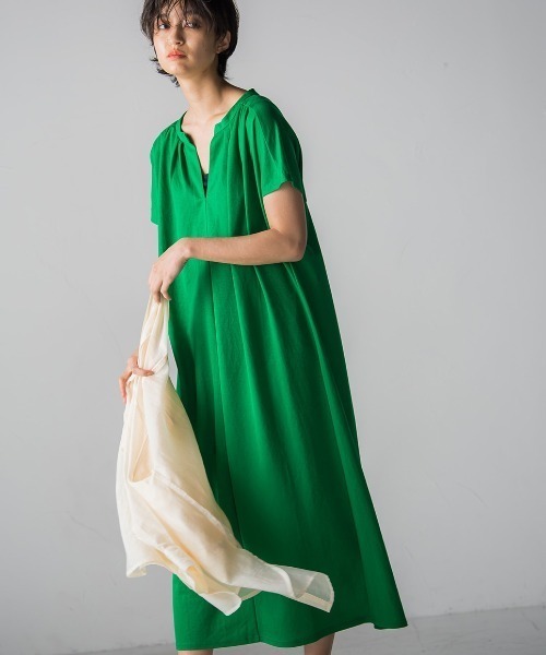 socolla(ソコラ)の「【socolla】フレンチスリーブカフタンワンピース(ワンピース・レディース・レッド/ブラウン/ブラック/グリーン・M)」の3枚目の写真