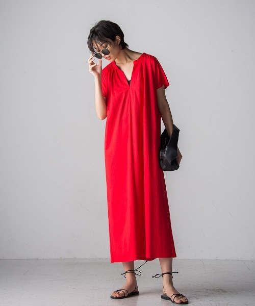 socolla(ソコラ)の「【socolla】フレンチスリーブカフタンワンピース(ワンピース・レディース・レッド/ブラウン/ブラック/グリーン・M)」の13枚目の写真