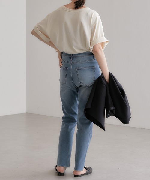 COLLAGE GALLARDAGALANTE（コラージュガリャルダガランテ）の「大人ロゴ/プリントTシャツ/手洗い可（Tシャツ/カットソー・レディース・チャコールグレー/アイボリー・FREE）」の6枚目の写真