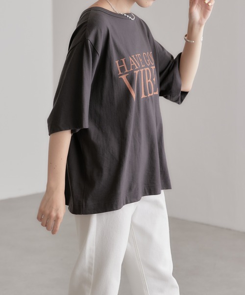 COLLAGE GALLARDAGALANTE（コラージュガリャルダガランテ）の「大人ロゴ/プリントTシャツ/手洗い可（Tシャツ/カットソー・レディース・チャコールグレー/アイボリー・FREE）」の14枚目の写真