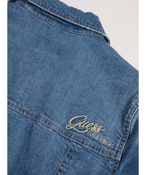 Guess（ゲス）の「Slim Fit Denim Shirt（シャツ/ブラウス・レディース・インディゴブルー・SMALL/MEDIUM/X-SMALL）」の4枚目の写真
