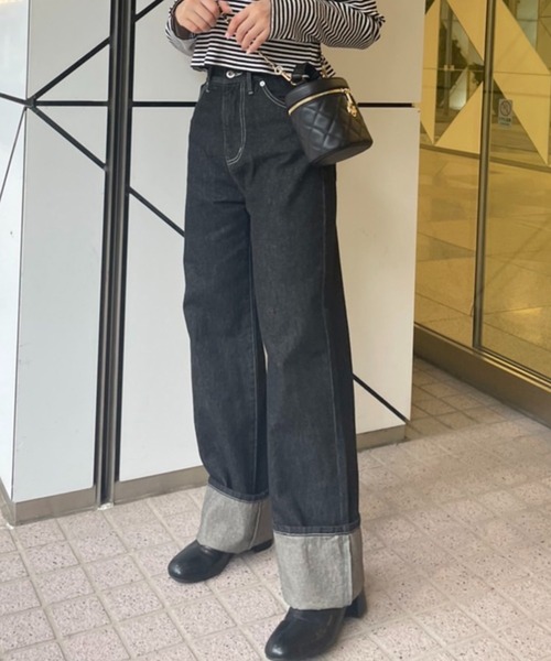 one after another NICE CLAUP(ワンアフターアナザーナイスクラップ)の「折り返しストレートデニムパンツ(デニムパンツ・レディース・ブラック/ブルー/ネイビー・SMALL/MEDIUM)」の2枚目の写真