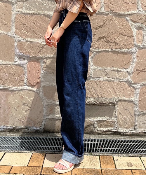 one after another NICE CLAUP(ワンアフターアナザーナイスクラップ)の「折り返しストレートデニムパンツ(デニムパンツ・レディース・ブラック/ブルー/ネイビー・SMALL/MEDIUM)」の9枚目の写真