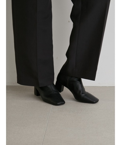 emmi（エミ）の「【emmi original】スクエアショートブーツ（ブーツ・レディース・ブラック・22.5cm/23.5cm/24.5cm）」の11枚目の写真