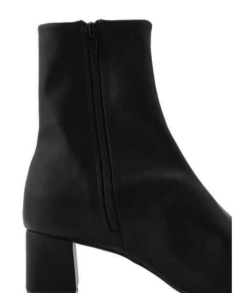 emmi（エミ）の「【emmi original】スクエアショートブーツ（ブーツ・レディース・ブラック・22.5cm/23.5cm/24.5cm）」の20枚目の写真