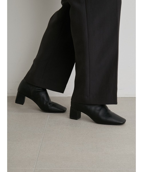emmi（エミ）の「【emmi original】スクエアショートブーツ（ブーツ・レディース・ブラック・22.5cm/23.5cm/24.5cm）」の13枚目の写真