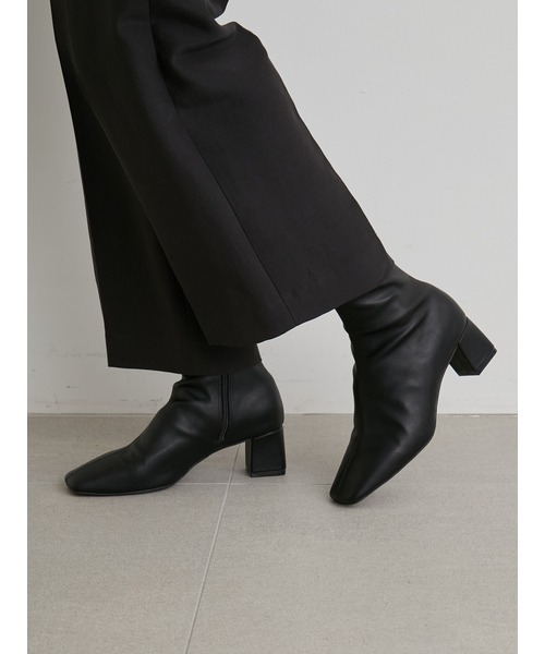 emmi（エミ）の「【emmi original】スクエアショートブーツ（ブーツ・レディース・ブラック・22.5cm/23.5cm/24.5cm）」の14枚目の写真