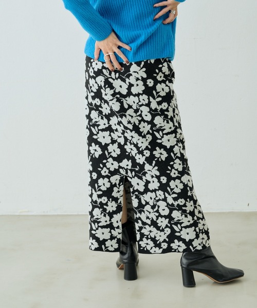 Shelly island（シェリーアイランド）の「【可愛くてストレスフリーな着心地】フラワージャガードニットスカート（スカート・レディース・ブラック/ライトブルー・M）」の4枚目の写真