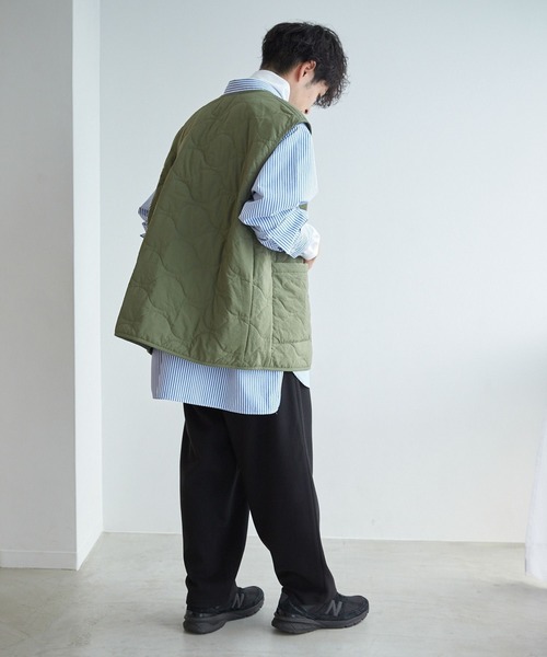 LOWRYS FARM（ローリーズファーム）の「キルティングＺＩＰベスト　343189（ダウンベスト・メンズ・ブラック/グリーン・MEDIUM/LARGE）」の7枚目の写真