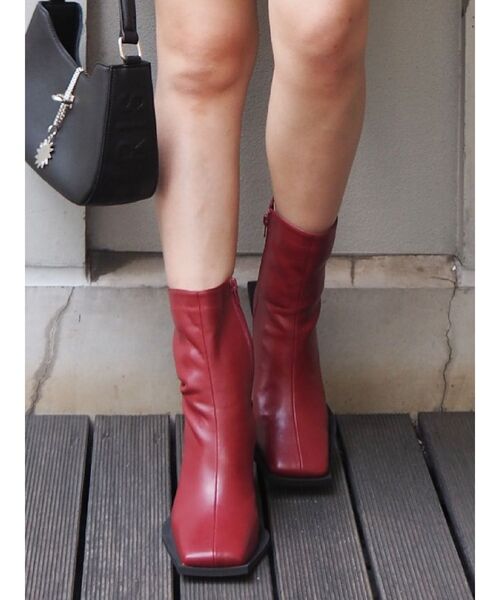 EVRIS（エヴリス）の「イレギュラーソールショートブーツ（ブーツ・レディース・ブラック/レッド/アイボリー・SMALL/MEDIUM/LARGE）」の3枚目の写真