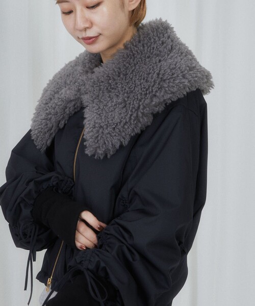 Firsthand（ファーストハンド）の「Firsthand/ファーストハンド Ecofur Collar Muffler / エコファーカラーマフラー / つけ襟（付け襟・レディース・ブラック/グレー/オフホワイト・ONE SIZE）」の6枚目の写真