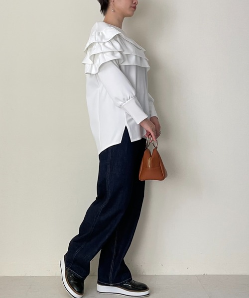 TEVALT(ヴァレット)の「フリルコクーンチュニック(その他トップス・レディース・オフホワイト/ブラック・38)」の4枚目の写真