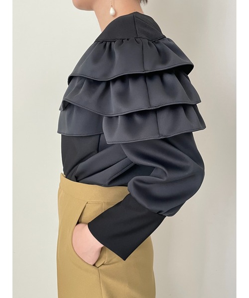TEVALT(ヴァレット)の「フリルコクーンチュニック(その他トップス・レディース・オフホワイト/ブラック・38)」の15枚目の写真